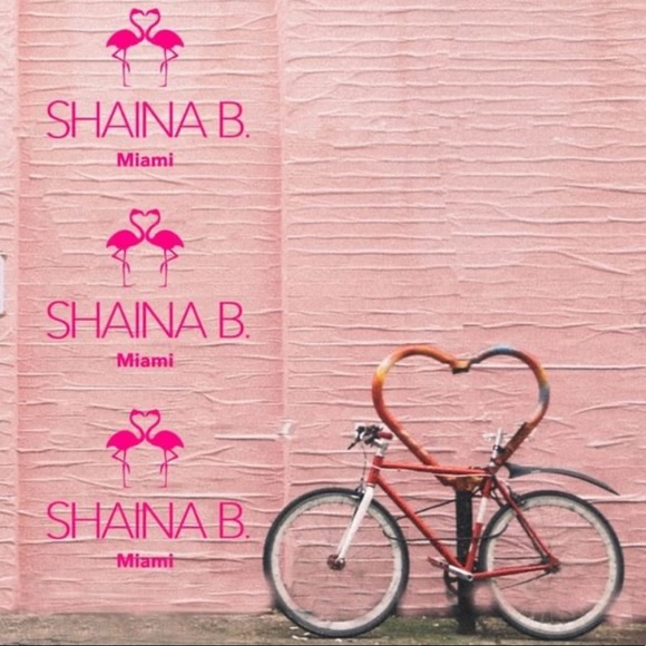 Highlight in Beachy
SHAINA B MIAMI - Picture 3 of 8